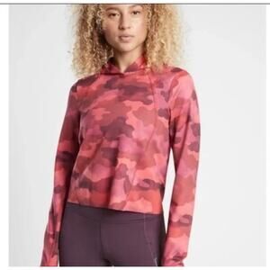 Athleta Pinnacle Hoodie in Mantra Camo Size Small